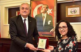 Başkan Bakkalcıoğlu’na ’Onursal Üyelik Belgesi’