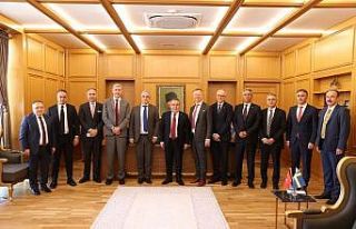 Başkan Böcek büyükelçi ve konsolosları ağırladı