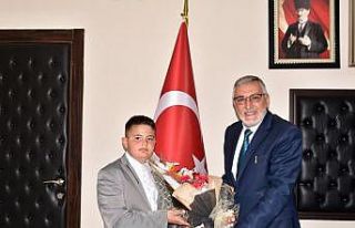 Başkan Bozkurt makamını çocuklara emanet etti