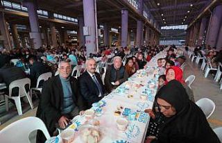 Başkan Büyükgöz, Roman vatandaşlarla iftar yemeğinde...