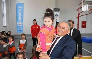 Başkan Büyükkılıç miniklerle buluştu