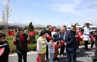 Başkan Büyükkılıç’tan özel çocuklarla 23...