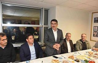 Başkan Çelik hemşehri dernekleriyle sahur sofrasında...