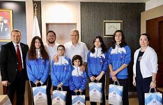 Başkan Çerçi Türkiye şampiyonlarını ödüllendirdi