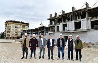 Başkan Çınar, kentsel dönüşüm alanını inceledi
