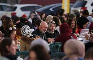 Başkan Çolakbayrakdar iftarda gençlerle buluşuyor
