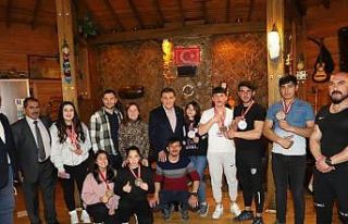 Başkan Demir, Ardahanlı sporcularla iftar yemeğinde...