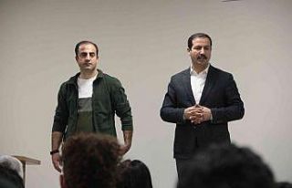 Başkan Geylani öğrencilerle bir araya geldi