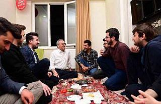 Başkan Güngör, gençlerle sahur yaptı