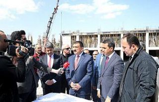 Başkan Gürkan, inşaatı devam eden yemek ve ekmek...