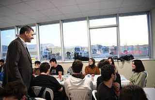Başkan Kocaman, gençlerle iftarda bir araya geldi
