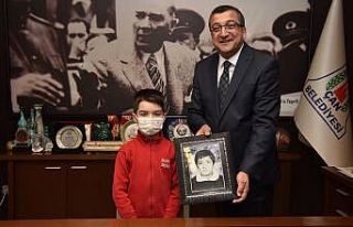 Başkan Öz, koltuğu öğrenciye devretti