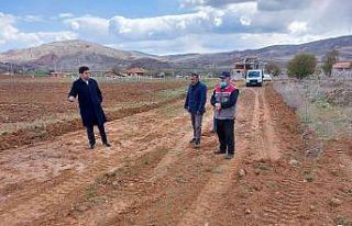 Başkan Özdem yol yapım çalışmalarını yerinde...