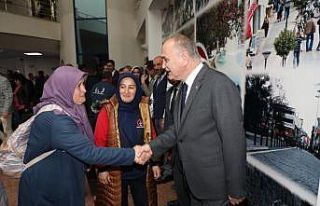 Başkan Özlü, belediye personeliyle bayramlaştı
