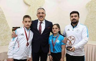 Başkan Savran, genç sporcular ile iftar yaptı