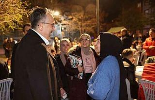 Başkan Savran gençlerle sahurda  buluştu