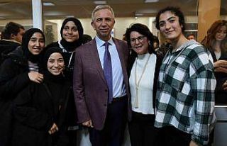 Başkan Yavaş, iftarını üniversite öğrencileriyle...