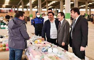 Başkanı Ataç pazar esnafıyla bir araya geldi