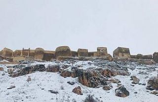 Bayburt’ta kar yağışı etkili oluyor