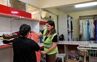 Bayraklı’da sosyal marketler yüzleri güldürüyor