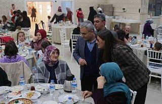 Belediye, Dünya Yetimler Günü nedeniyle iftar programı...
