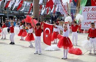 Bergama ve Aliağa’da 23 Nisan coşkusu