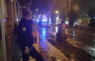 Bıçaklı kavgada yaralanan yabancı uyruklu şahıs...