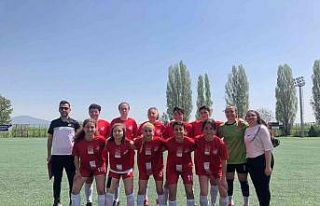 Bilecikspor Kadın Futbol Takımı gollerine devam...