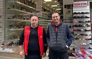 Bilecik’te hayırsever esnaftan çocuklara bayram...