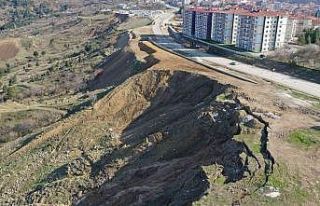 Bilecik’te korkutan toprak kayması