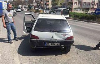 Bilecik’te trafik ışıklarında 3 aracın karıştığı...