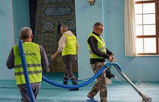 Bilecik’teki camilerde Ramazan temizliği