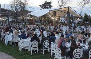 Bin çalışan ve aileleri iftarda bir araya geldi