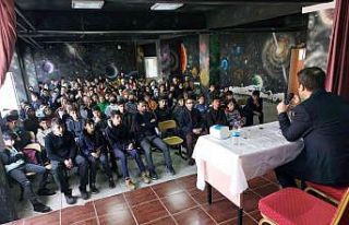 Bingöl Devlet Hastanesi Başhekimi Gengörü öğrencilerle...