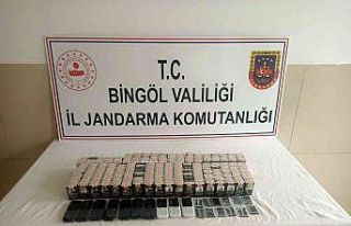 Bingöl’de kaçak sigara ve cep telefonu ele geçirildi