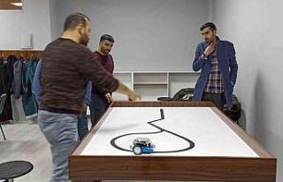 Bingöl’de öğretmenlere ‘temel robotik kursu’...