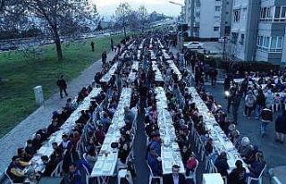 Binlerce kişinin buluştuğu iftar sofrası havadan...