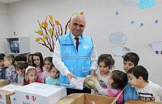 Biriktirdikleri paralarla ihtiyaç sahipleri için...