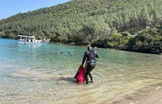 Bodrum’da sahil ve yol kenarları atıktan temizlendi