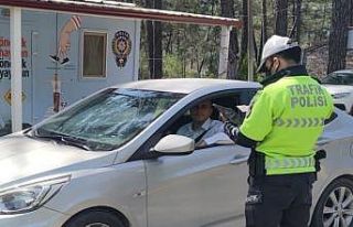 Bölge trafik ekipleri 1 saatte 30 bin lira radar...