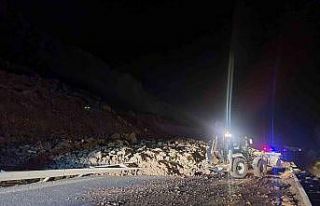 Bolu-Mengen yolu heyelan sebebiyle kapandı