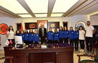 Bozüyük’ün gururu başarılı voleybolculardan...