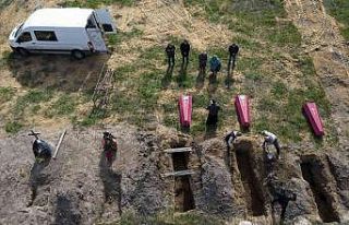 Bucha’da ölen siviller için cenaze töreni düzenlendi