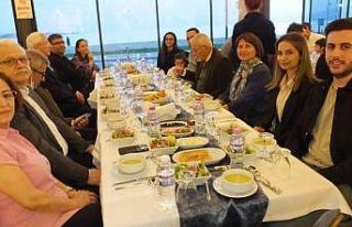 Burhaniye’de mimarlar iftar yemeğinde bir araya...