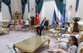 Bursa’da Ana Kucağı’ndan başkanlık koltuğuna