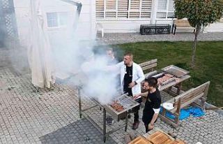 Bursalı fenomen ciğer ustası huzur evi sakinlerini...