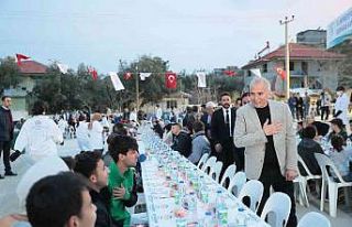 Büyükşehir Denizlilileri mahalle iftarlarında...