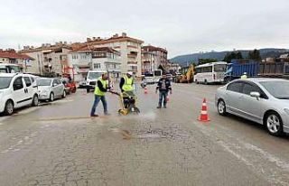Büyükşehir kendi ürettiği asfaltı kullanıyor