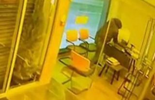 Camı tekmeleyerek kırıp bilgisayar çalan hırsız...