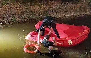 Çaya düşen telefonunu almak isterken akıntıya...